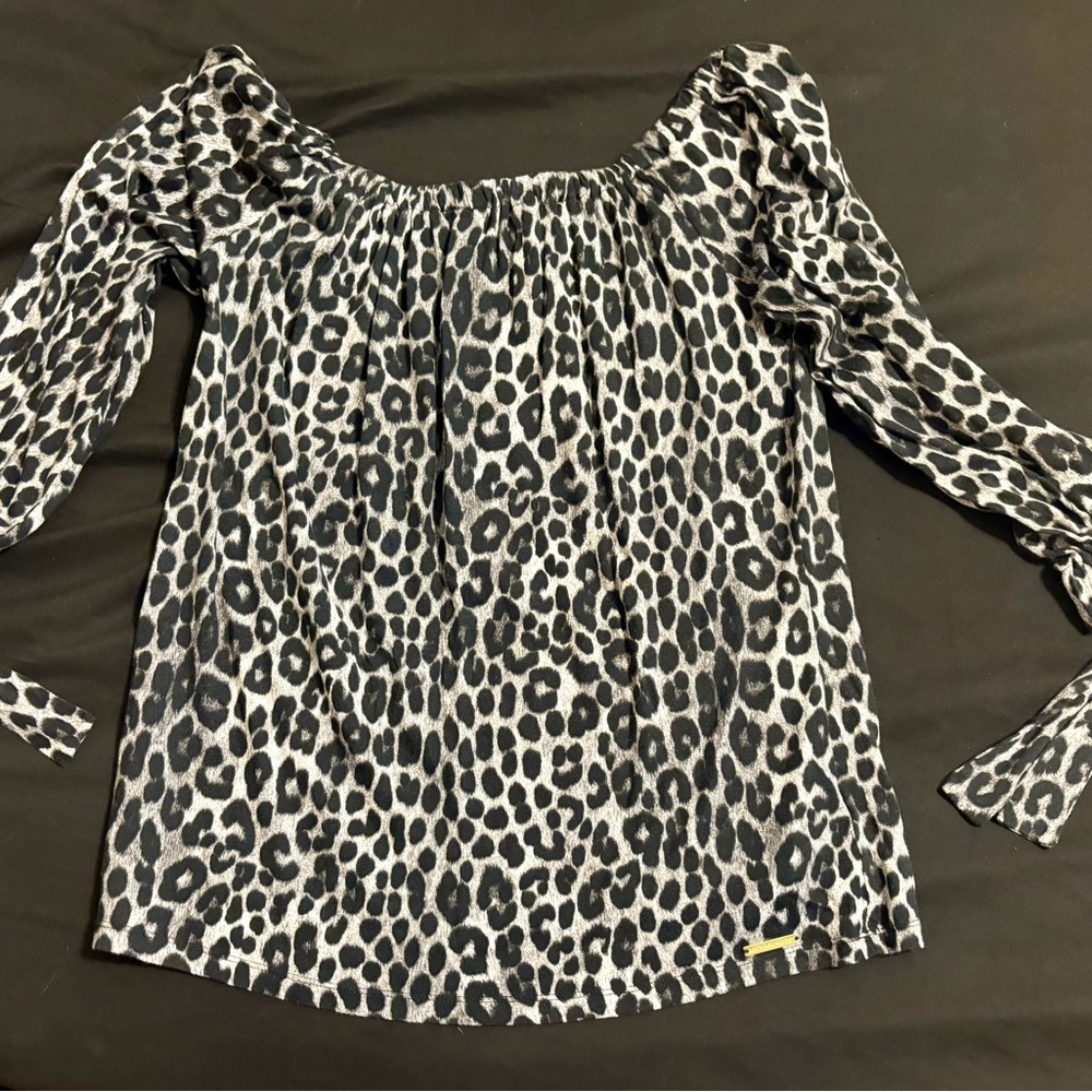 Michael Kors Black and Gray cheetah Print off the shoulder blouse